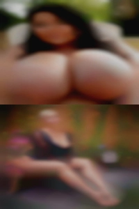 Mature woman women pussy see threw.